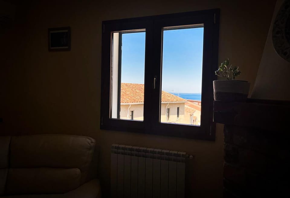 Natural landscape, Living room, Sea view