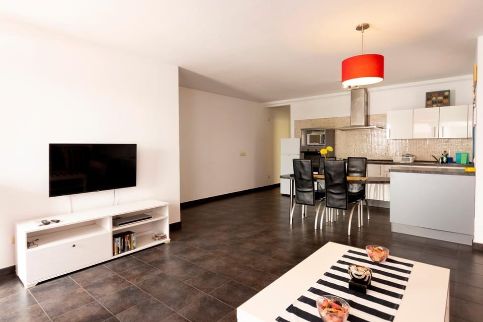 TV and multimedia, Kitchen or kitchenette, Living room, Dining area