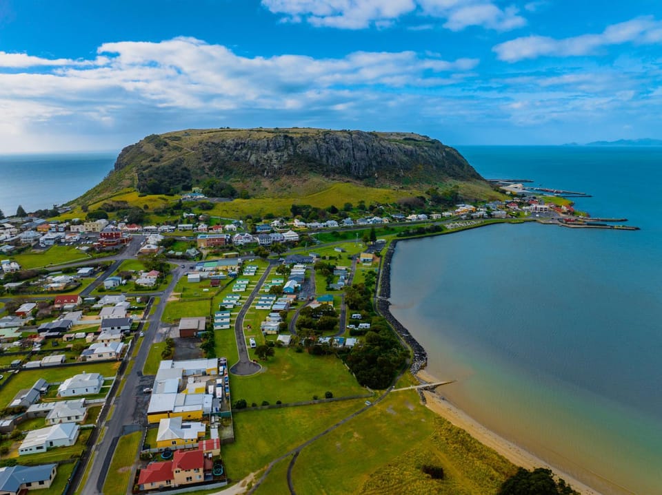 Nearby landmark, Neighbourhood, Natural landscape, Bird's eye view, Beach, Mountain view, Sea view