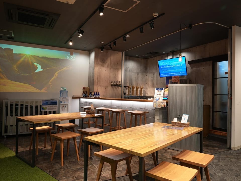 Lounge or bar