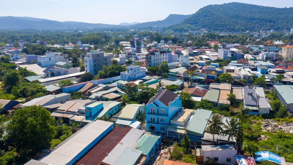 Neighbourhood, Bird's eye view