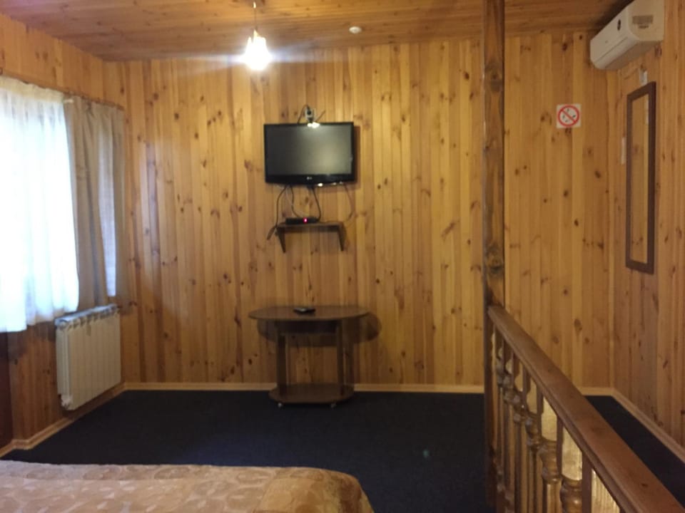 Communal lounge/ TV room, TV and multimedia