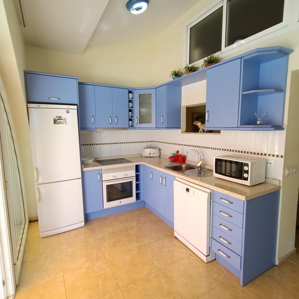Kitchen or kitchenette, dishwasher, minibar, pet friendly, stove, toaster