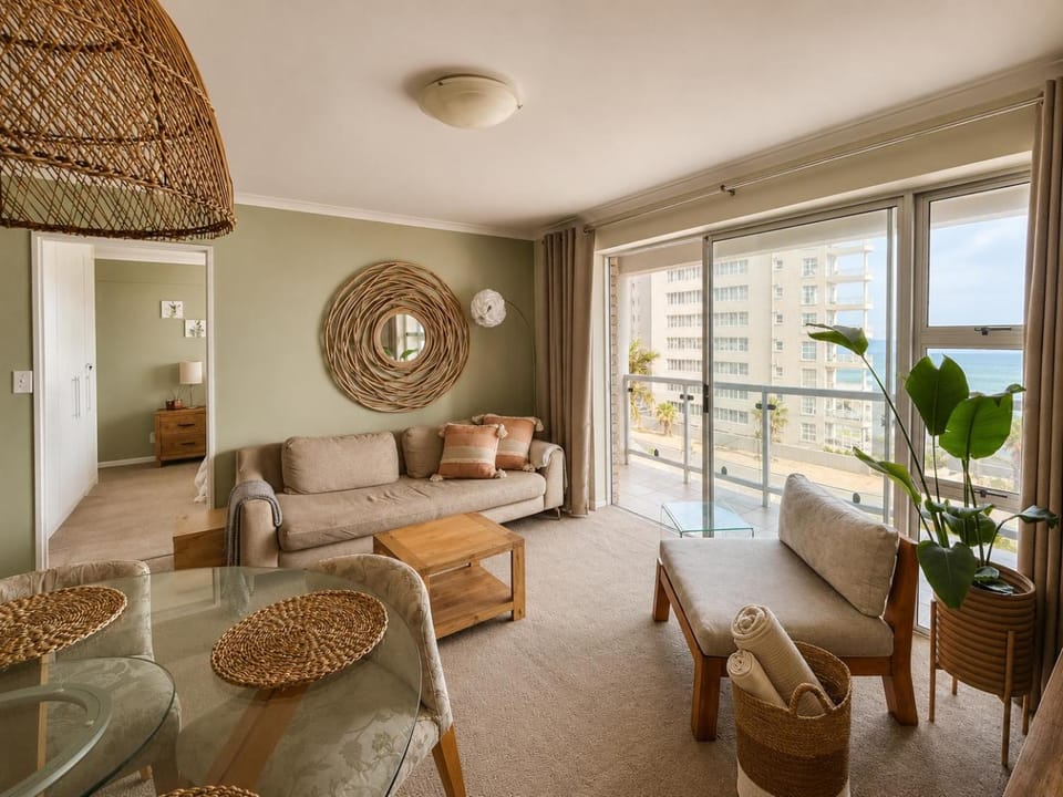 View (from property/room), Balcony/Terrace, Living room, Seating area