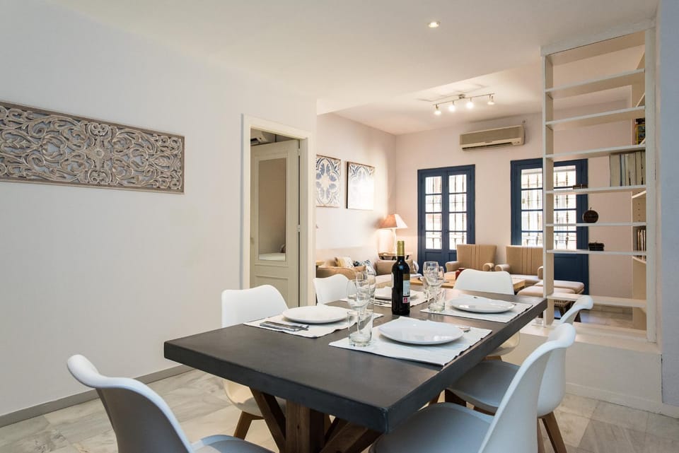 Living room, Dining area