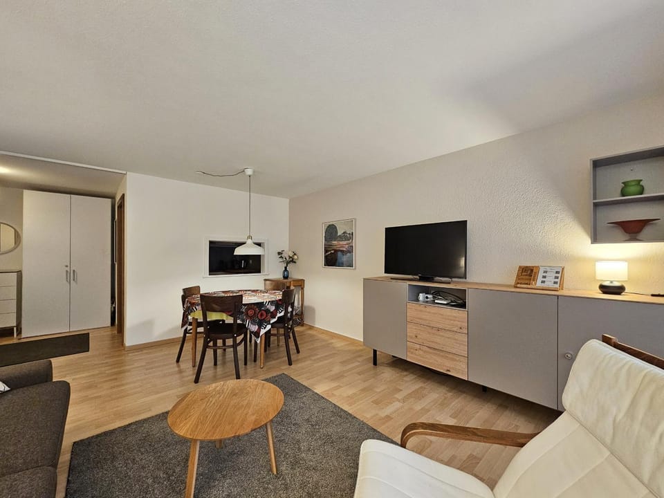 Communal lounge/ TV room, Living room