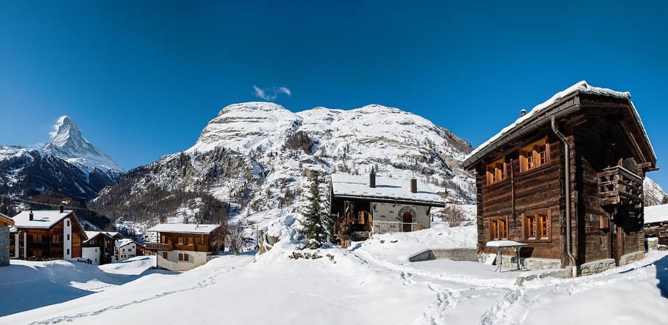 Facade/entrance, Winter, Balcony/Terrace, Mountain view