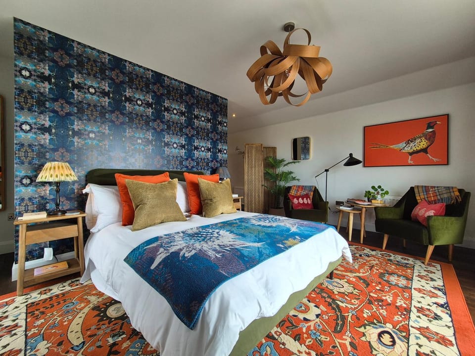 Photo of the whole room, Bedroom
