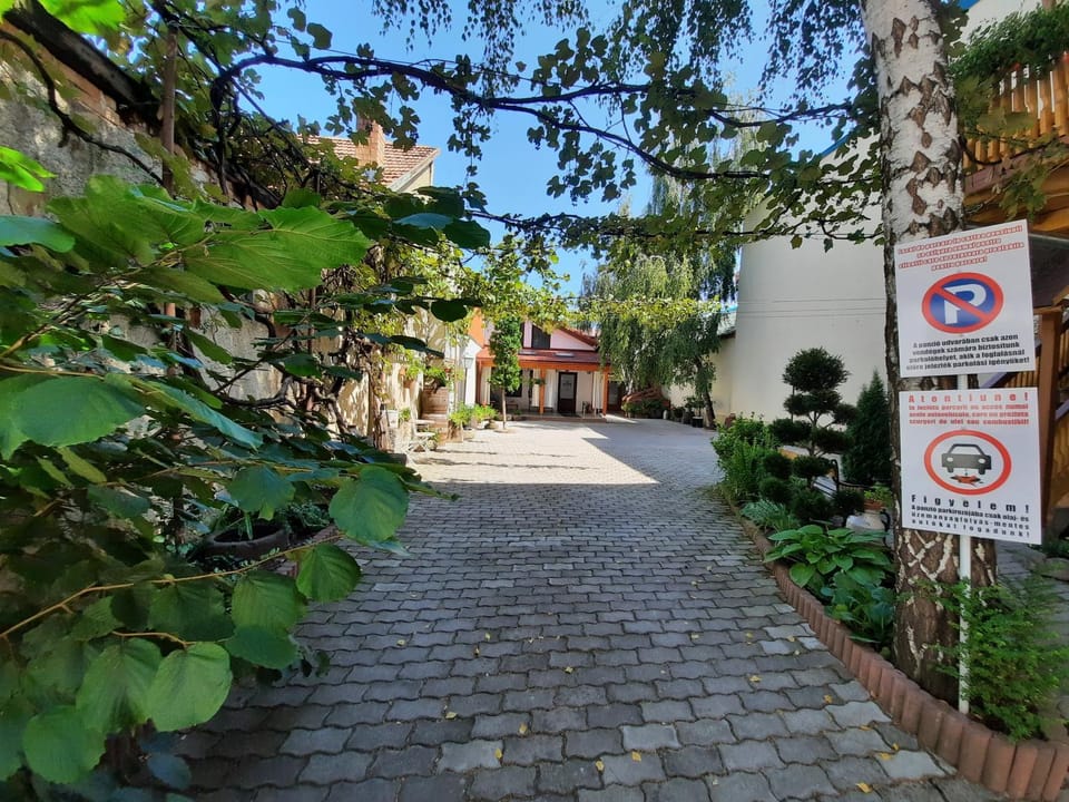 Korona Panzió Bed and Breakfast in Romania