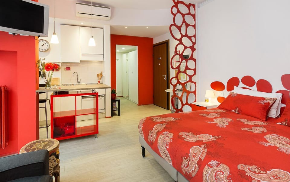 Kitchen or kitchenette, Photo of the whole room, Seating area, Dining area, Bedroom