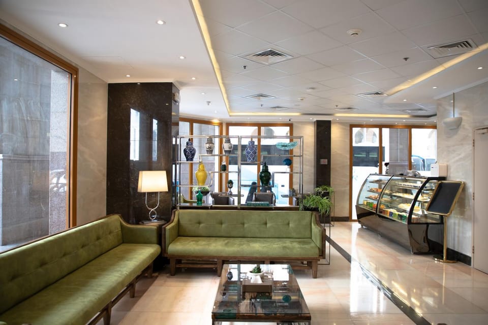Nightclub / DJ, Lobby or reception, Lounge or bar, Seating area