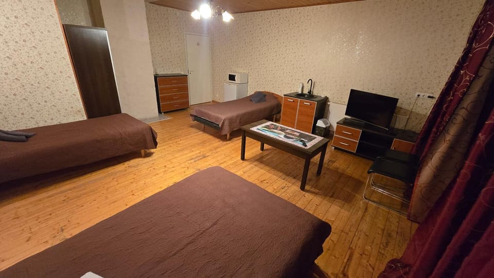 Bed, TV and multimedia, Living room, Photo of the whole room, Bedroom