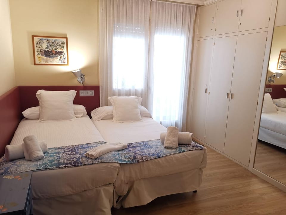 Apartament El Miracle Apartment in Cardona