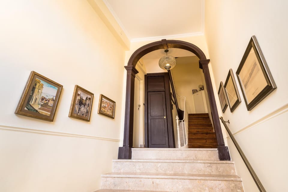 Casa Branca Patio Apartment in Lisbon