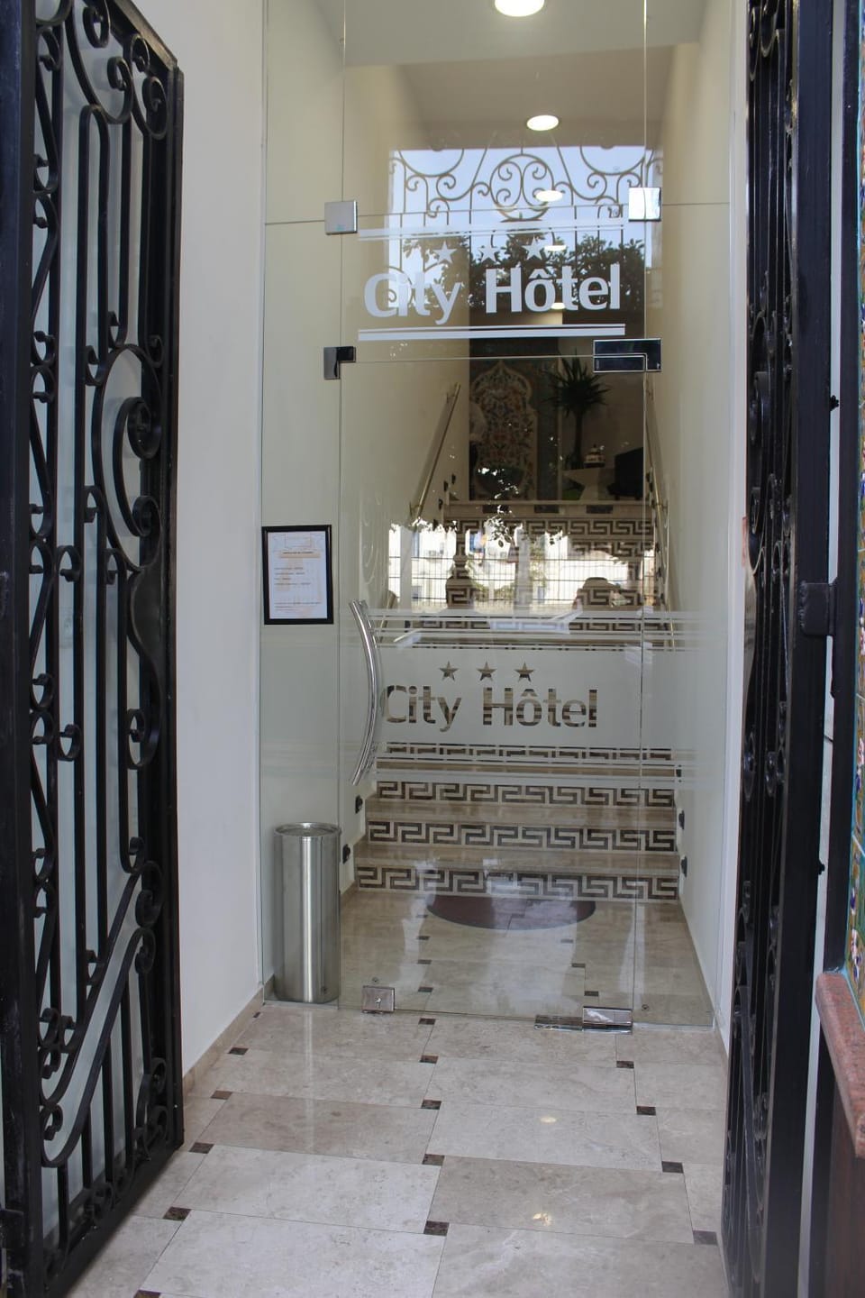 Facade/entrance