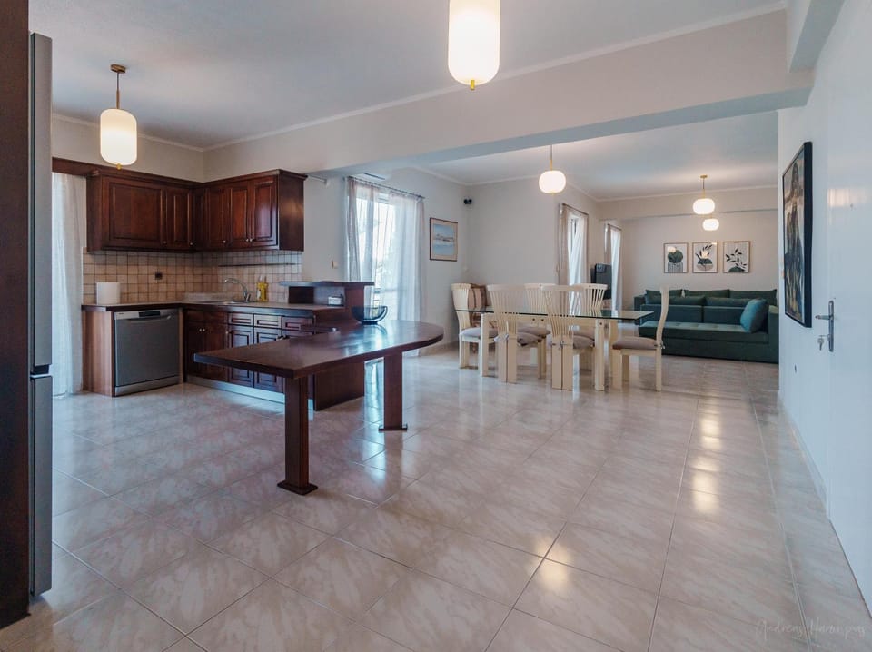 Living room, Dining area, kitchen