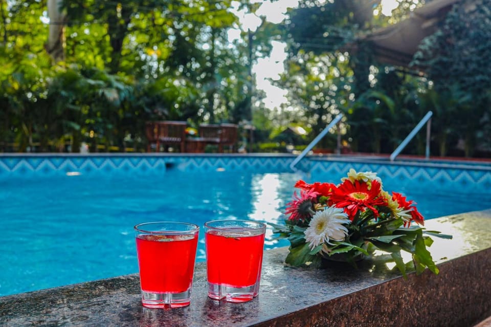 Food and drinks, Pool view, Swimming pool, Swimming pool