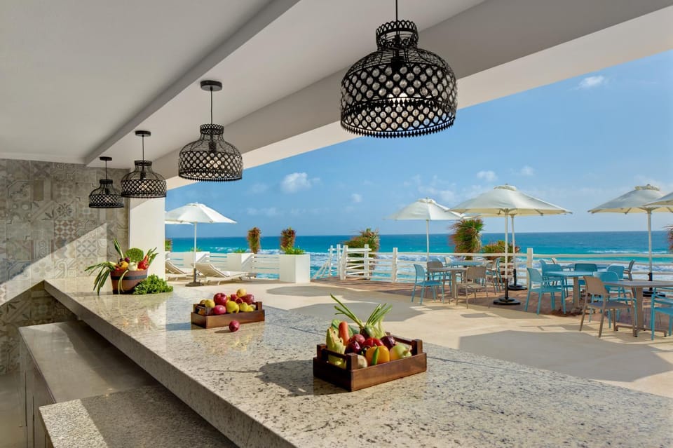 Restaurant/places to eat, Beach, Beach, Lunch