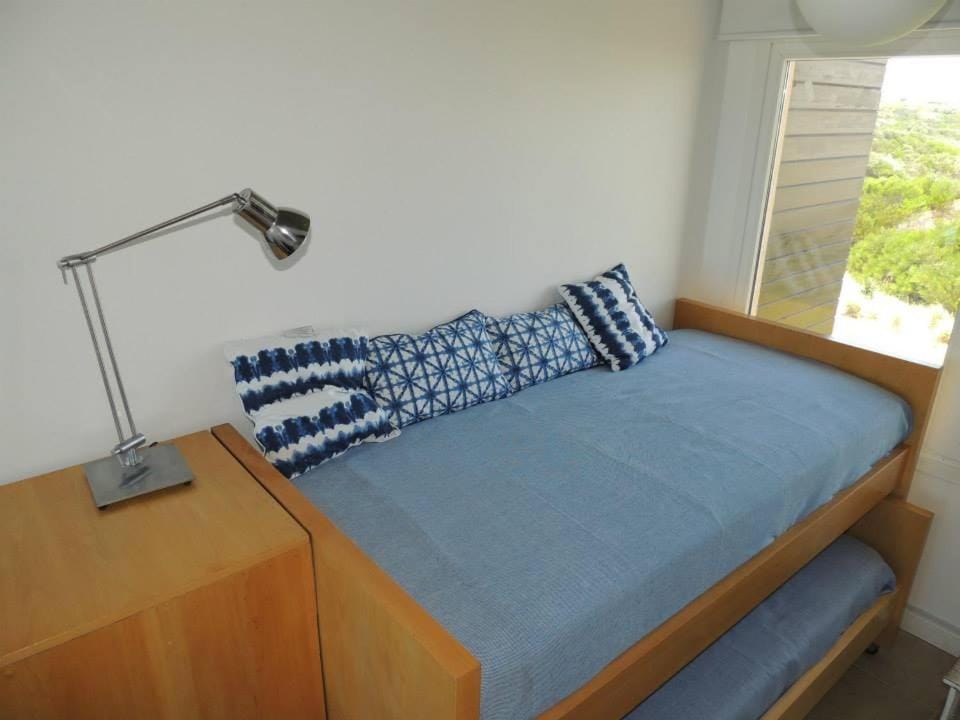 Bedroom, bunk bed