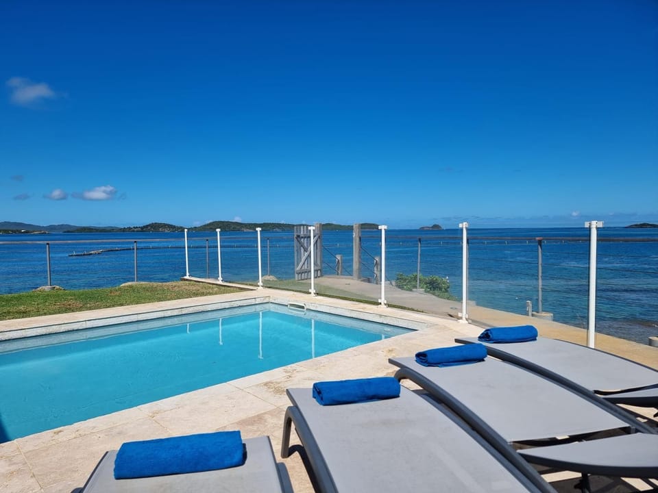 Pool view, Sea view, Swimming pool, sunbed
