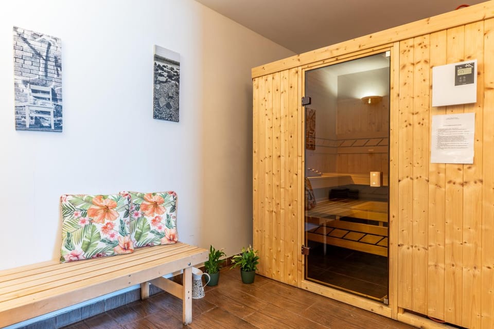 Sauna, Seating area