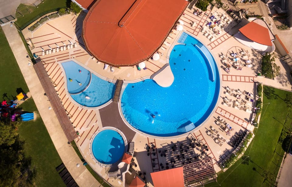 Bird's eye view, Swimming pool