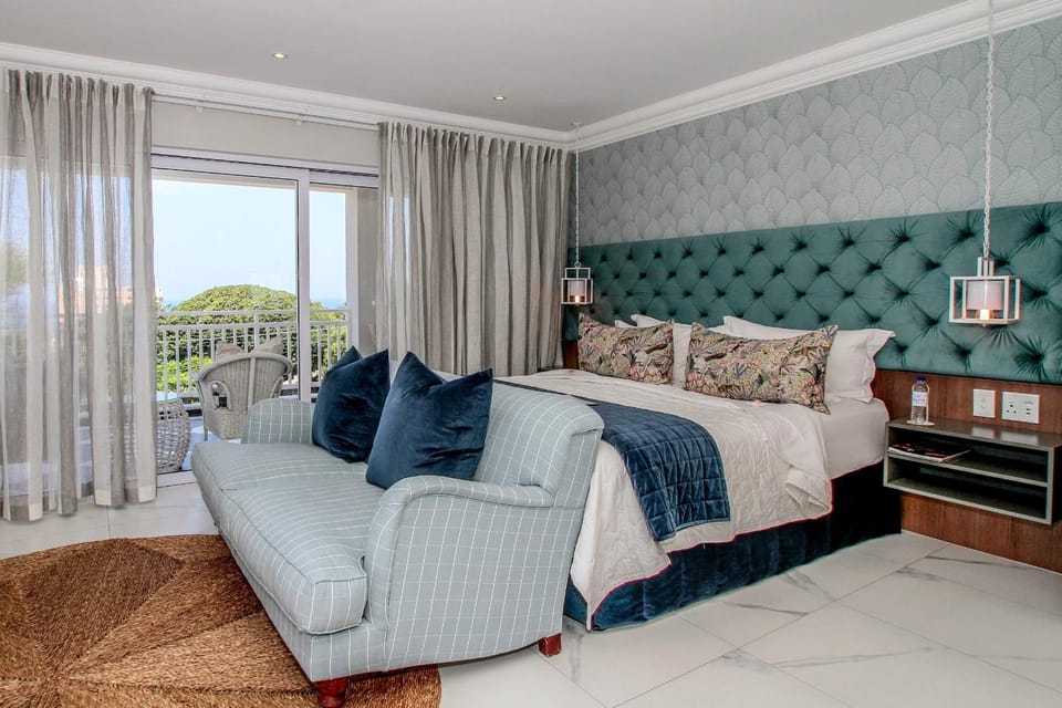 Photo of the whole room, Seating area, Bedroom