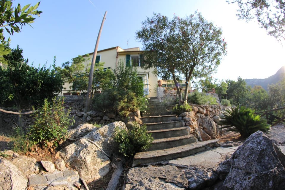 Property building, Day, Natural landscape, Mountain view