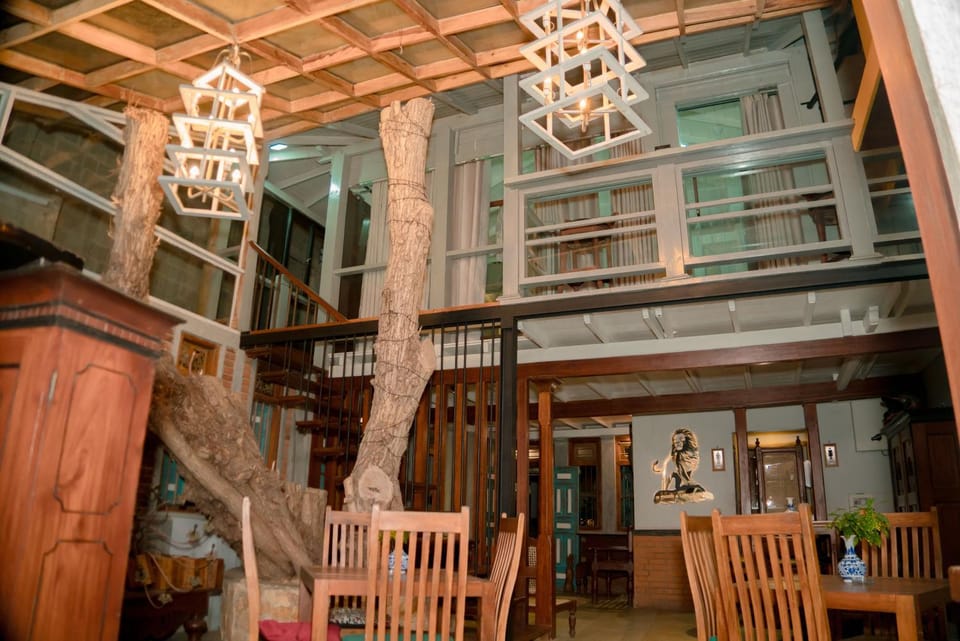Property building, Restaurant/places to eat
