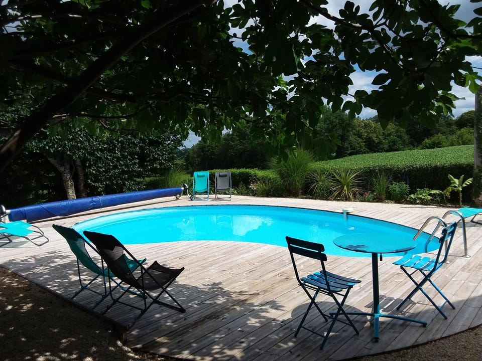 Swimming pool, Swimming pool