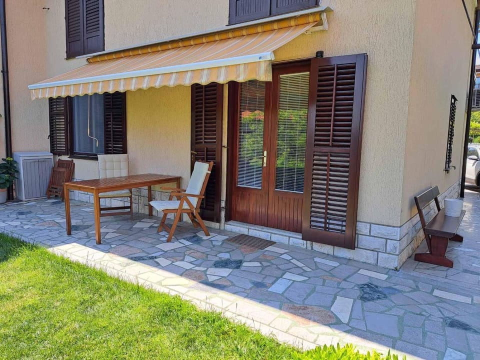 Balcony/Terrace, Garden view