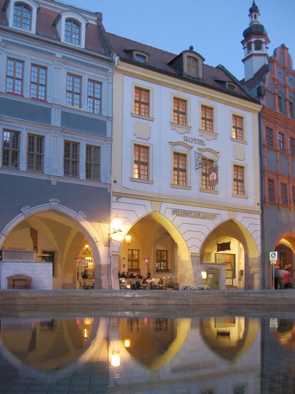 Facade/entrance