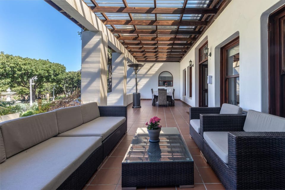 Patio, Balcony/Terrace, Seating area