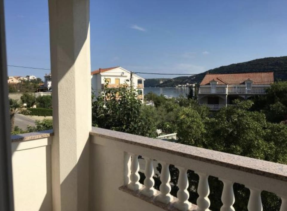 View (from property/room), Balcony/Terrace, Sea view
