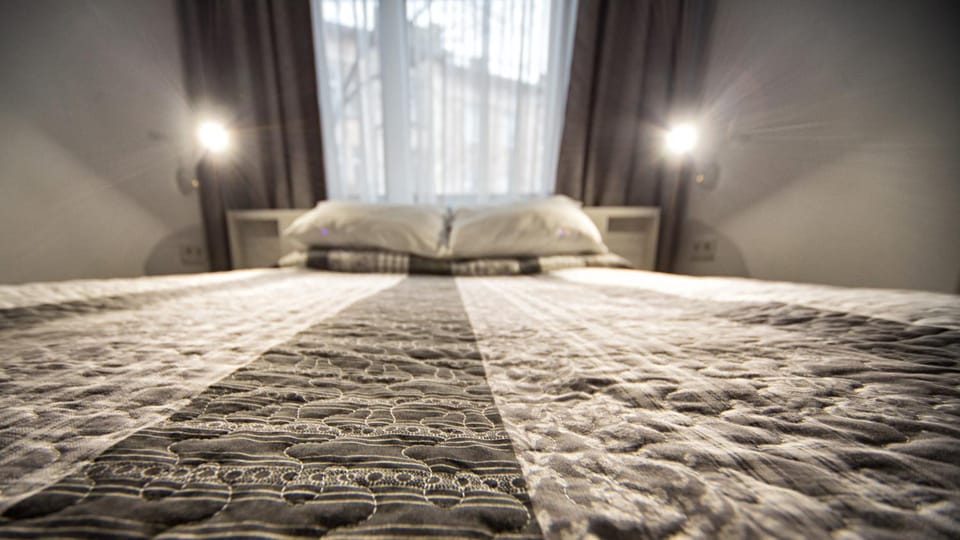 Bed, Photo of the whole room, Decorative detail