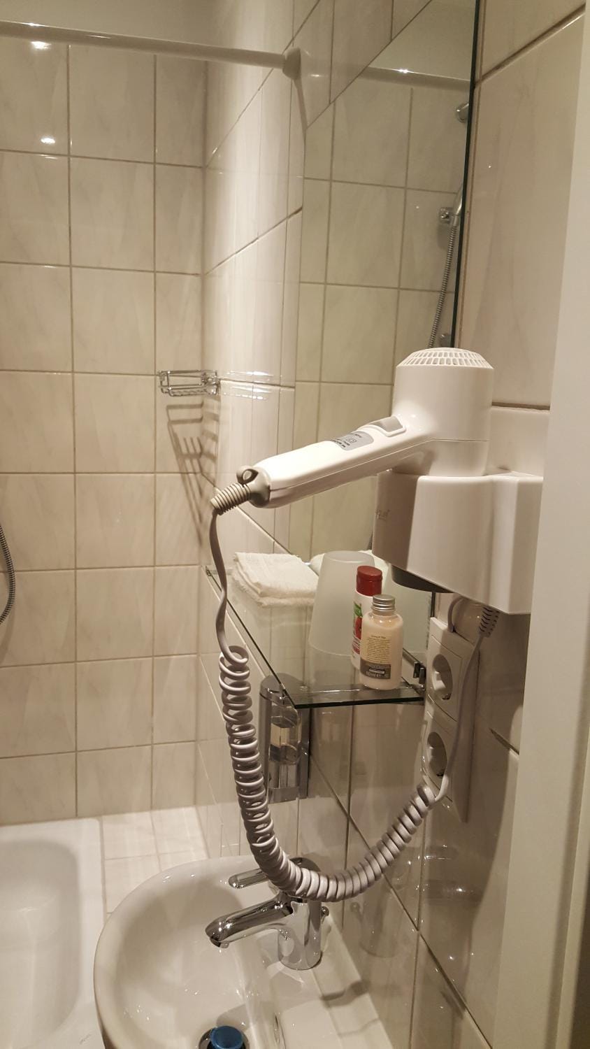 Bathroom, Decorative detail