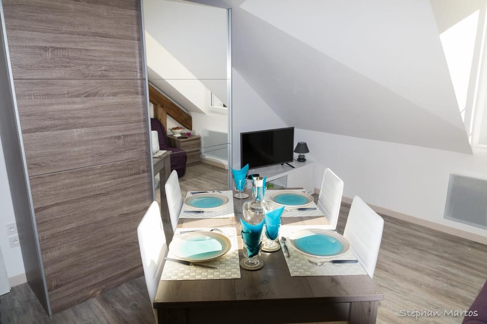 Living room, Dining area