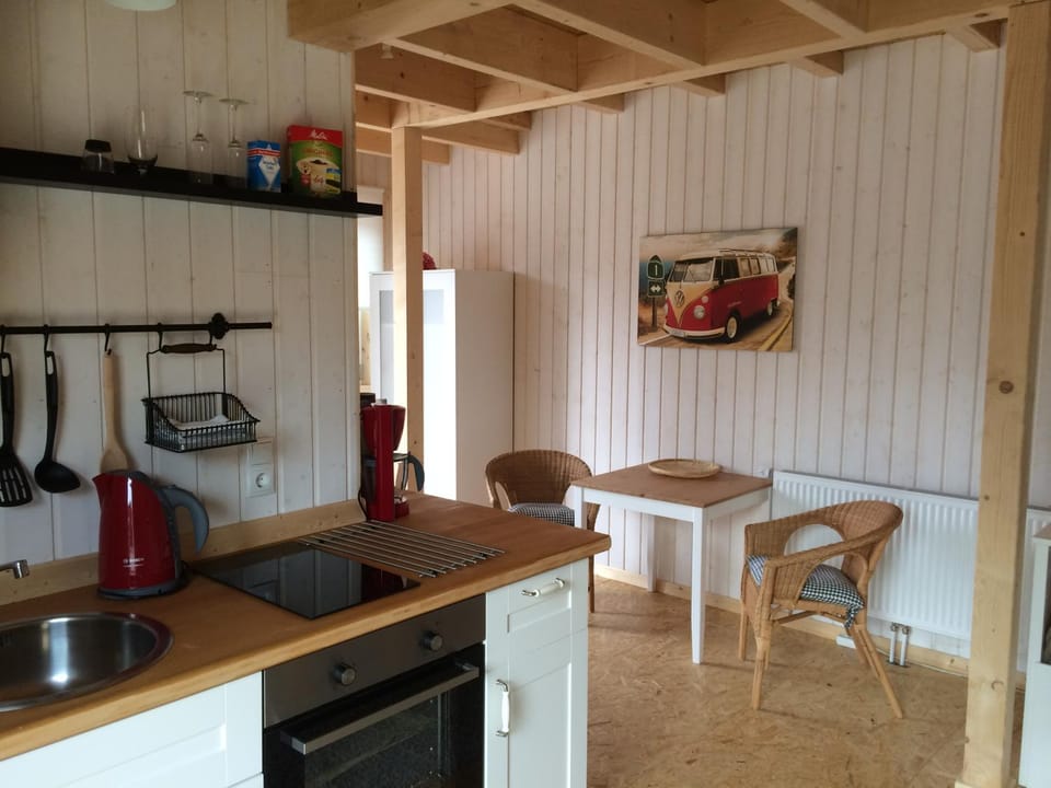 Kitchen or kitchenette, Photo of the whole room, Dining area