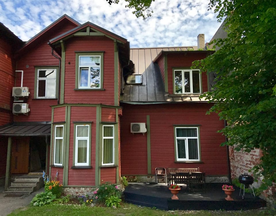 Property building, Facade/entrance, Balcony/Terrace