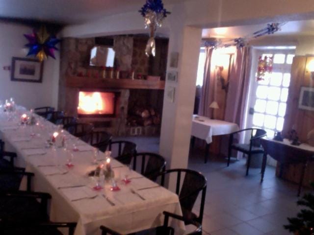 L'AUBERGE CHEZ LEON Bed and Breakfast in Provence-Alpes-Côte d'Azur