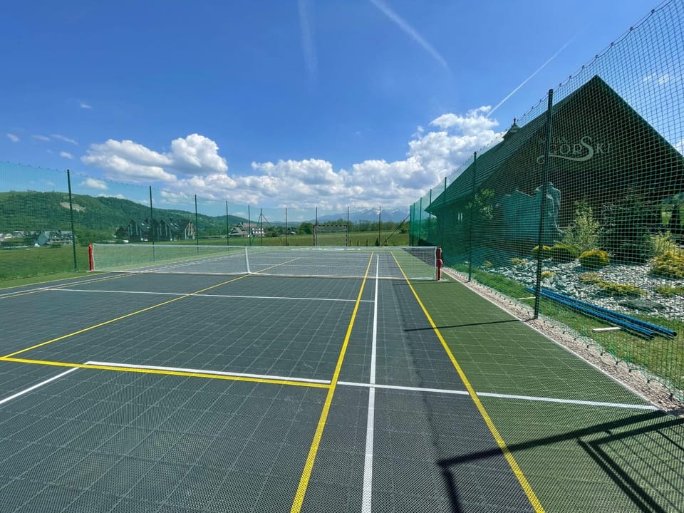 Tennis court