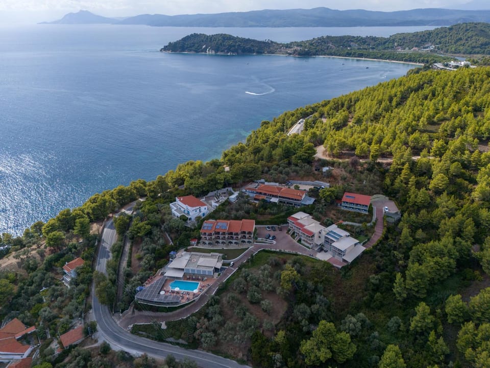 Property building, Bird's eye view, Swimming pool
