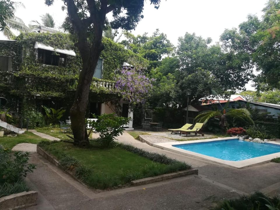Facade/entrance, Garden