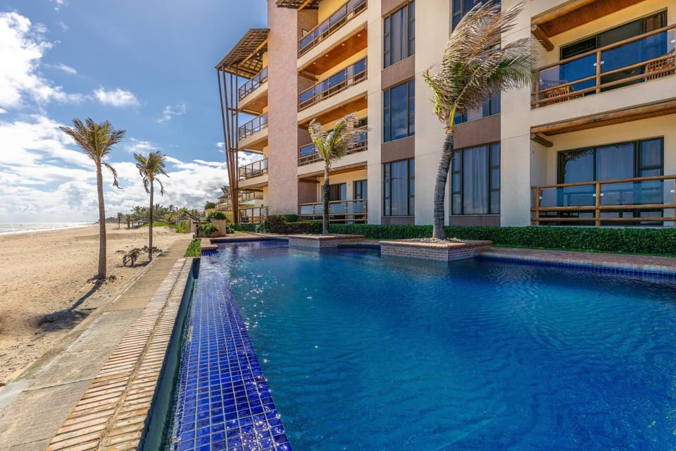 Property building, Pool view, Sea view, Swimming pool, sunbed