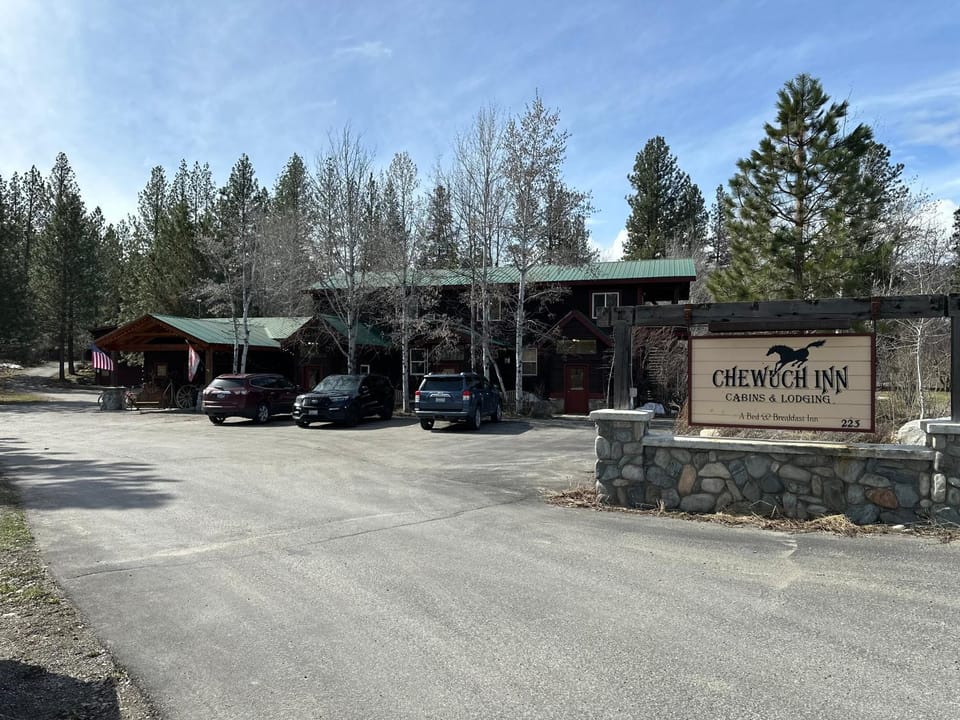 Property building, Facade/entrance, Parking