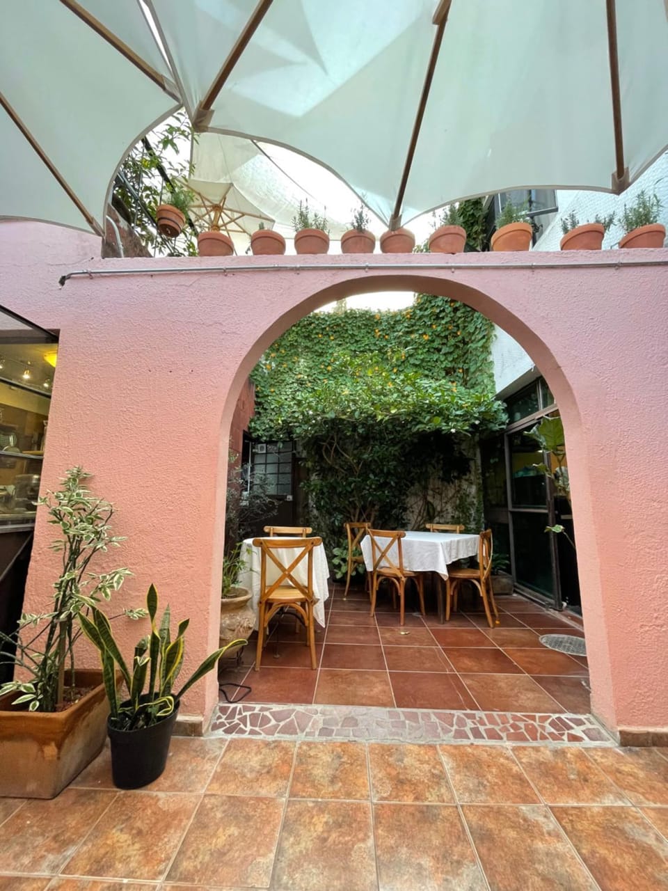 Restaurant/places to eat, Communal lounge/ TV room, Balcony/Terrace, Garden view