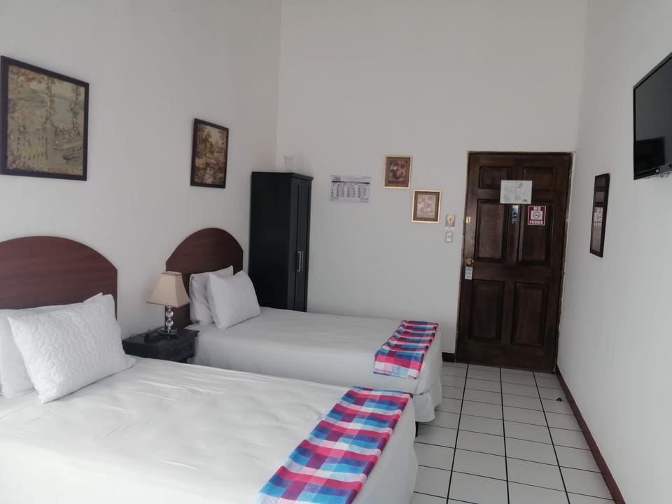 Novohostal B&B Bed and Breakfast in Guatemala City