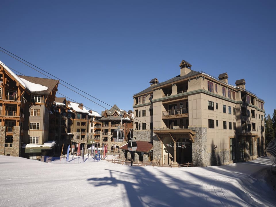 Property building, Winter, Skiing