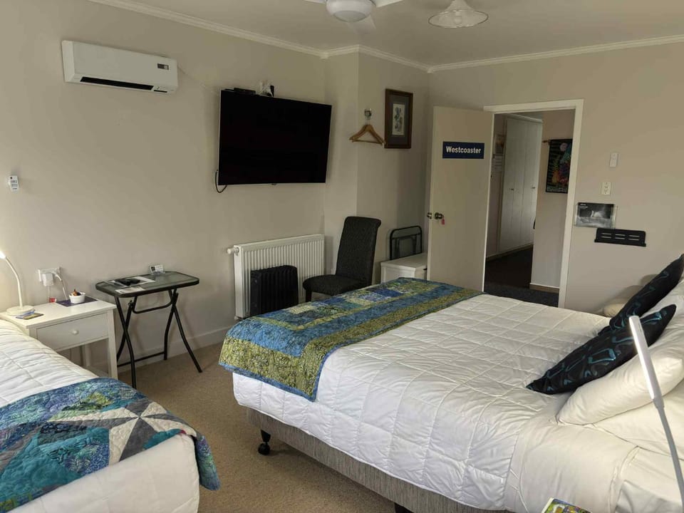 Hokitika - Blue Spur Bed and Breakfast Bed and Breakfast in West Coast