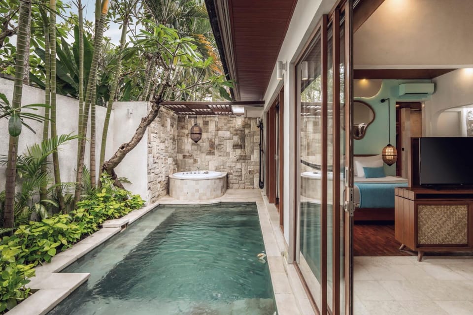 Swimming pool